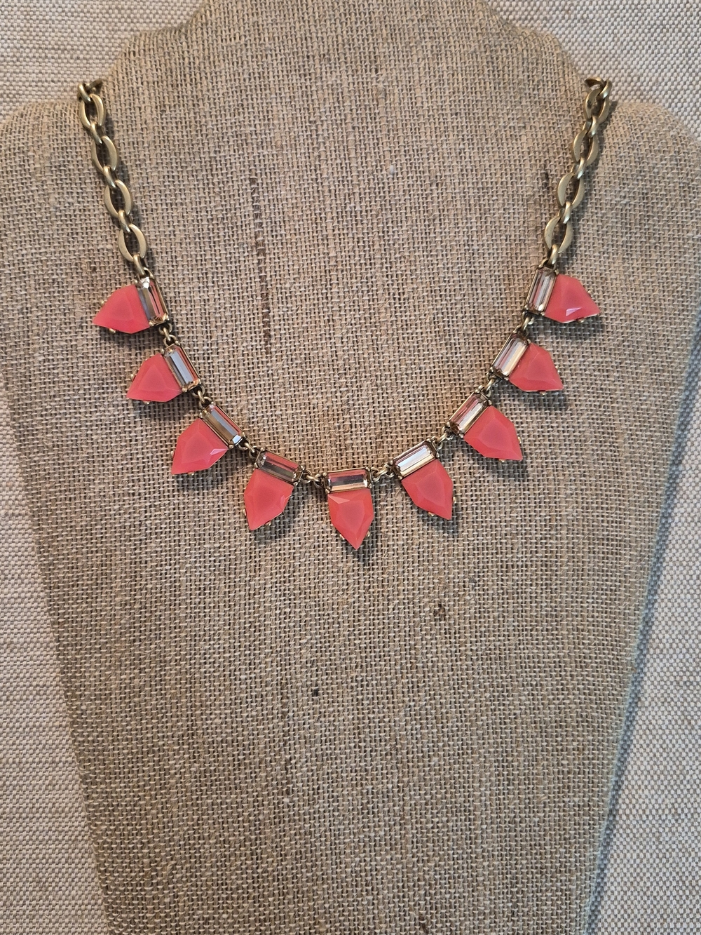 Stella & Dot Eye Candy Necklace in Hot coral with faceted angular resin bead